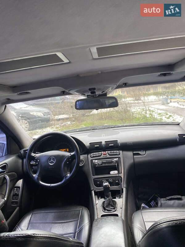 Седан Mercedes-Benz C-Class 2001 в Києві