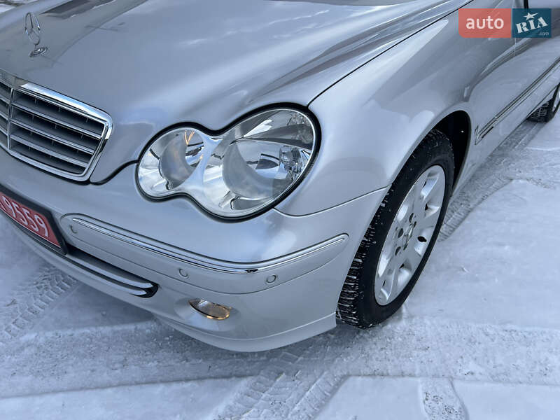 Седан Mercedes-Benz C-Class 2005 в Надвірній