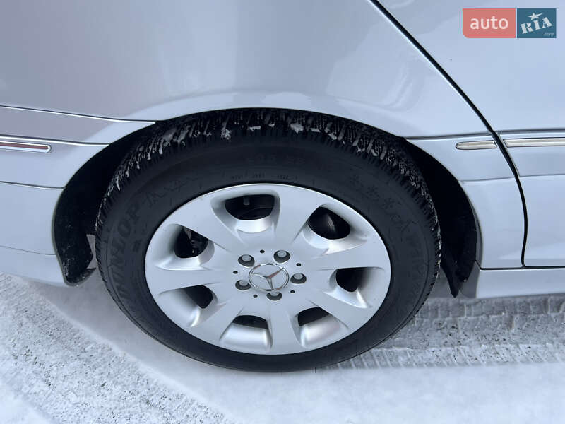 Седан Mercedes-Benz C-Class 2005 в Надвірній