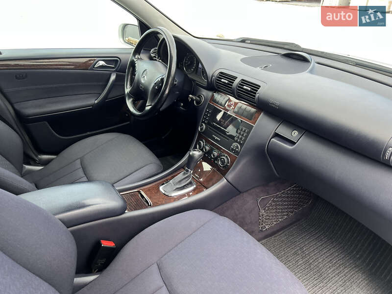 Седан Mercedes-Benz C-Class 2005 в Надвірній