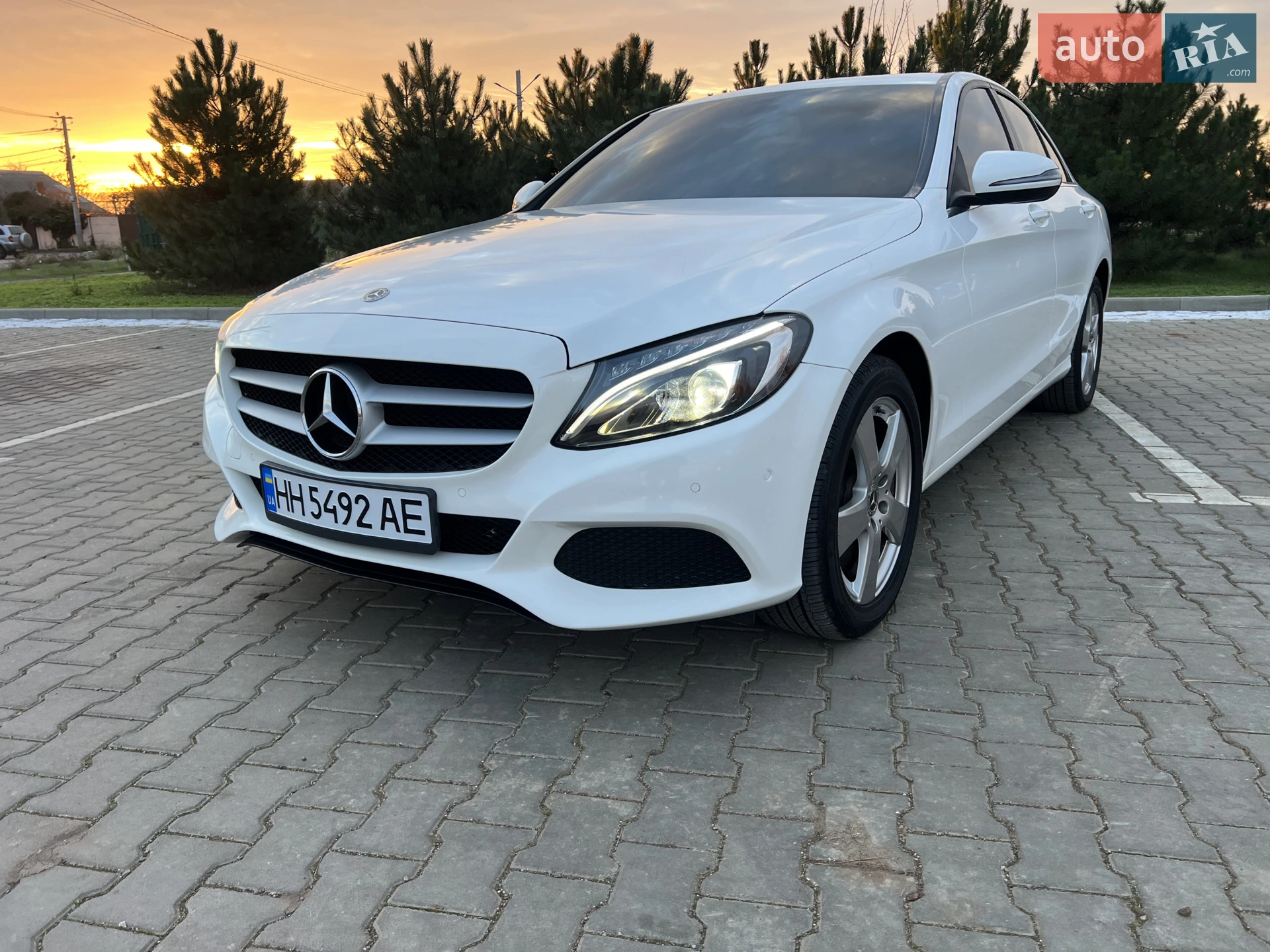 Mercedes-Benz C-Class 2017 VIN WDDWF3HB5JR314374 фото оголошення 2 з 65