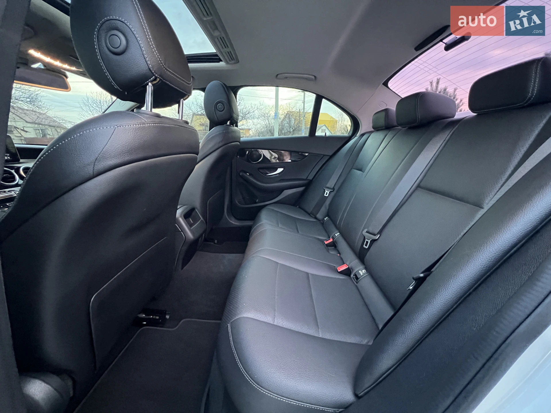 Mercedes-Benz C-Class 2017 VIN WDDWF3HB5JR314374 фото оголошення 36 з 65