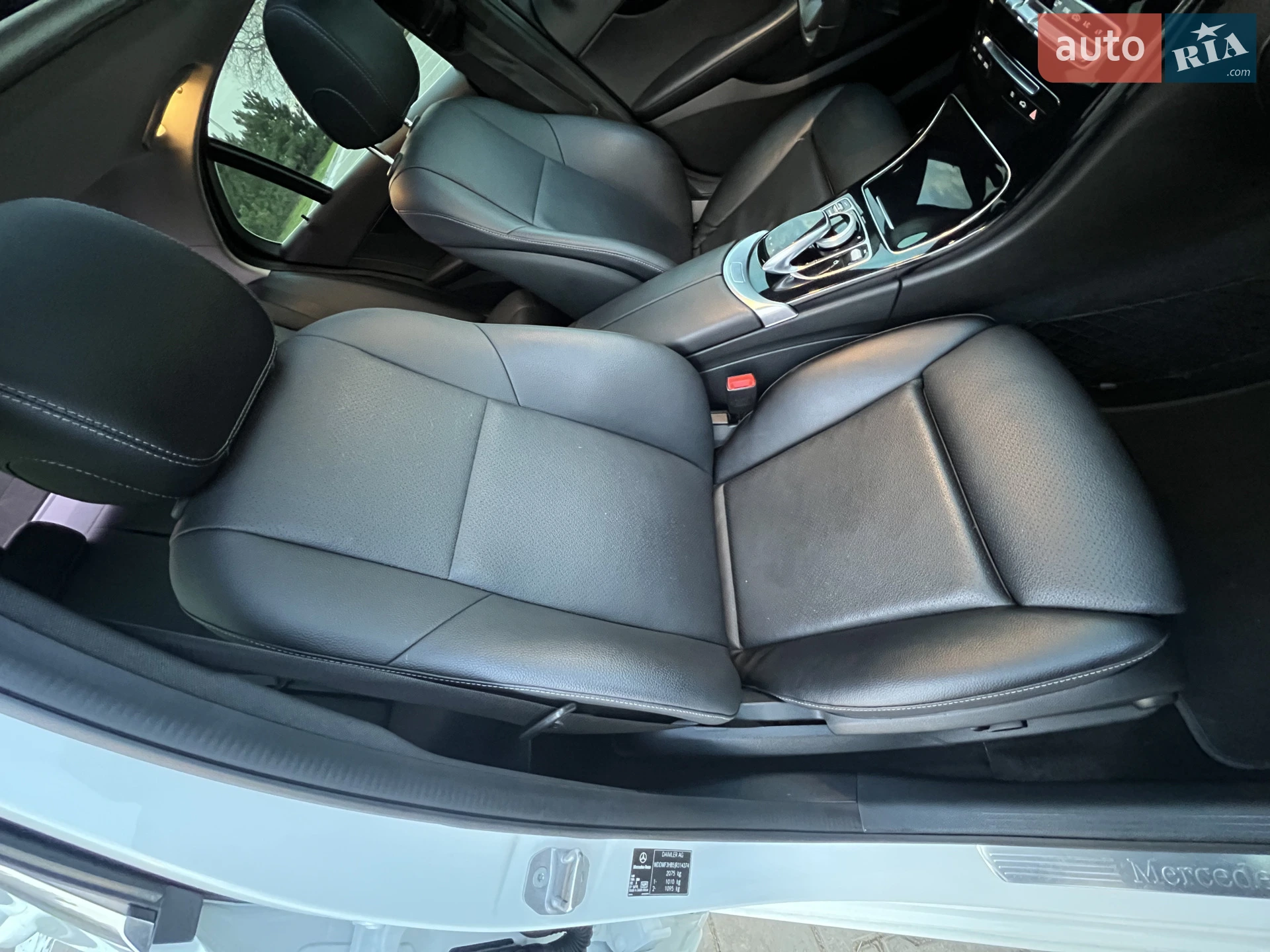 Mercedes-Benz C-Class 2017 VIN WDDWF3HB5JR314374 фото оголошення 41 з 65