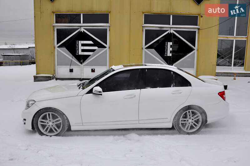 Седан Mercedes-Benz C-Class 2014 в Львові
