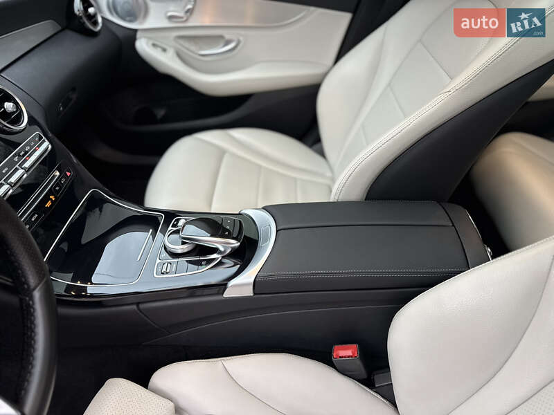 Седан Mercedes-Benz C-Class 2016 в Львове