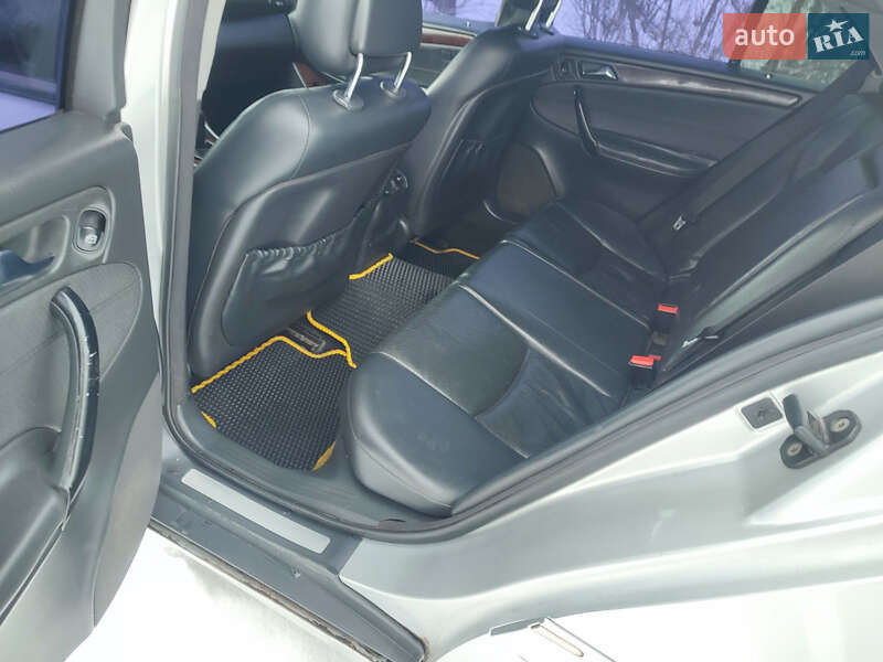 Седан Mercedes-Benz C-Class 2000 в Харкові