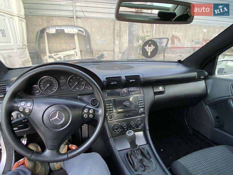 Купе Mercedes-Benz C-Class 2004 в Вишгороді