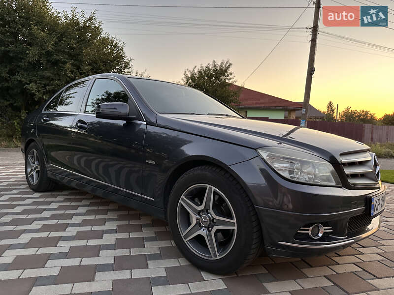 Седан Mercedes-Benz C-Class 2007 в Запорожье
