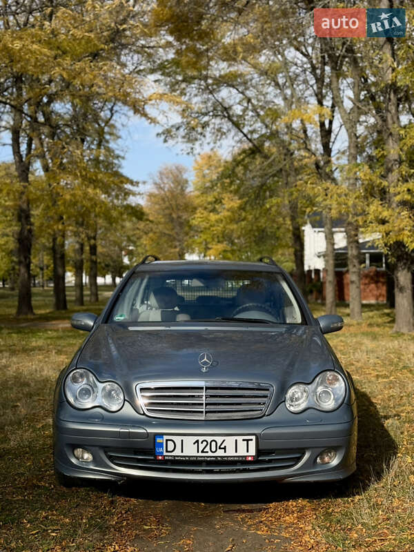 Универсал Mercedes-Benz C-Class 2004 в Измаиле