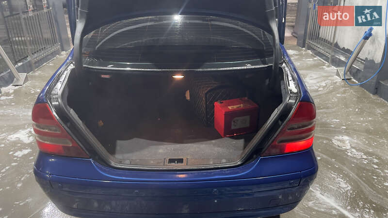 Седан Mercedes-Benz C-Class 2003 в Виннице