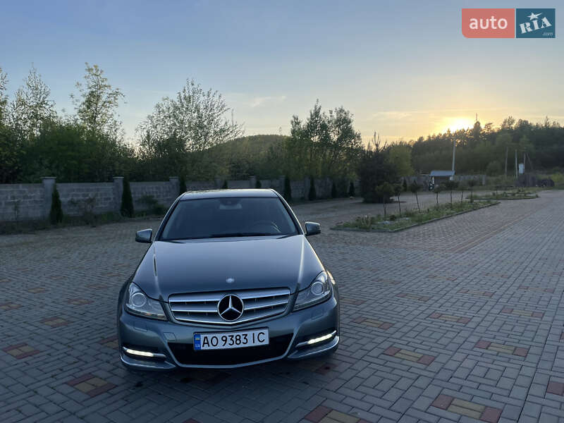 Седан Mercedes-Benz C-Class 2012 в Иршаве