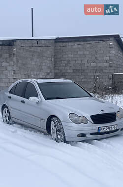 Седан Mercedes-Benz C-Class 2000 в Великих Мостах