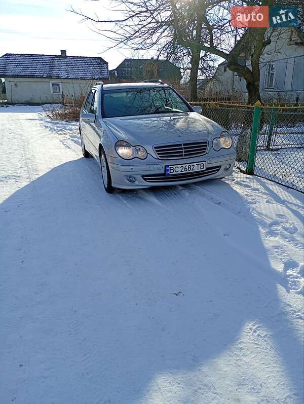 Универсал Mercedes-Benz C-Class 2004 в Львове фото 5 Универсал Mercedes-Benz C-Class 2004 в Львове