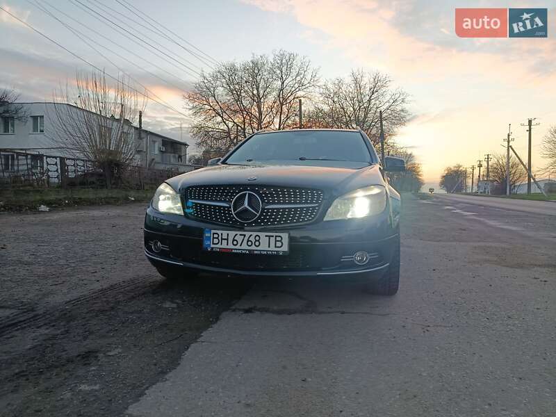 Mercedes-Benz C-Class 2010
