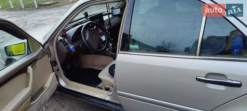 Седан Mercedes-Benz C-Class 1995 в Берегово