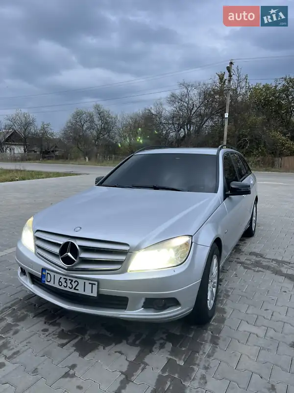 Mercedes-Benz C-Class 2011