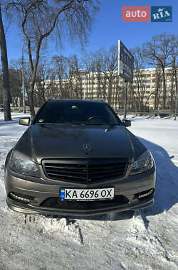 Универсал Mercedes-Benz C-Class 2009 в Киеве