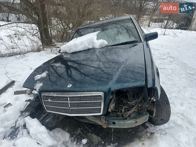 Седан Mercedes-Benz C-Class 1998 в Черновцах