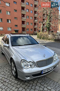Седан Mercedes-Benz C-Class 2005 в Одессе