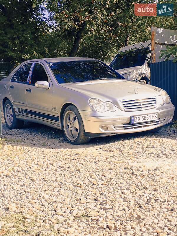 Mercedes-Benz C-Class 2004