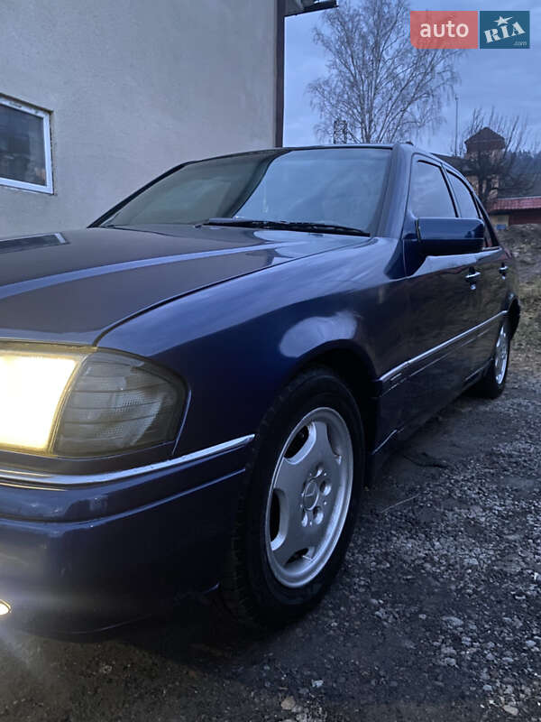 Mercedes-Benz C-Class 1995 Mercedes-Benz C-Class 1995