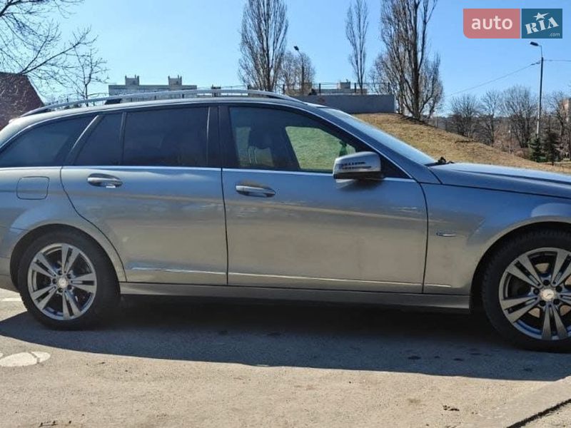 Mercedes-Benz C-Class 2011 Mercedes-Benz C-Class 2011