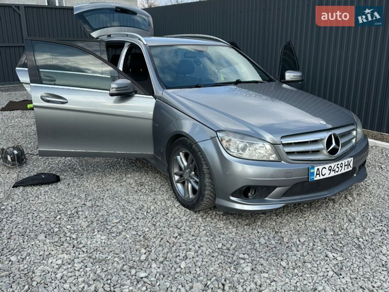 Mercedes-Benz C-Class 2011