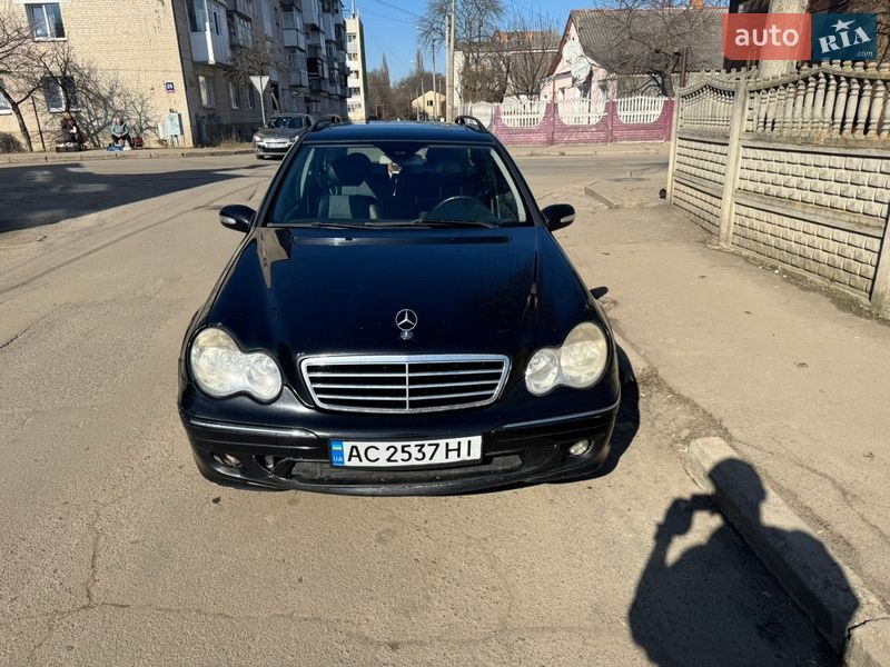 Mercedes-Benz C-Class 2005