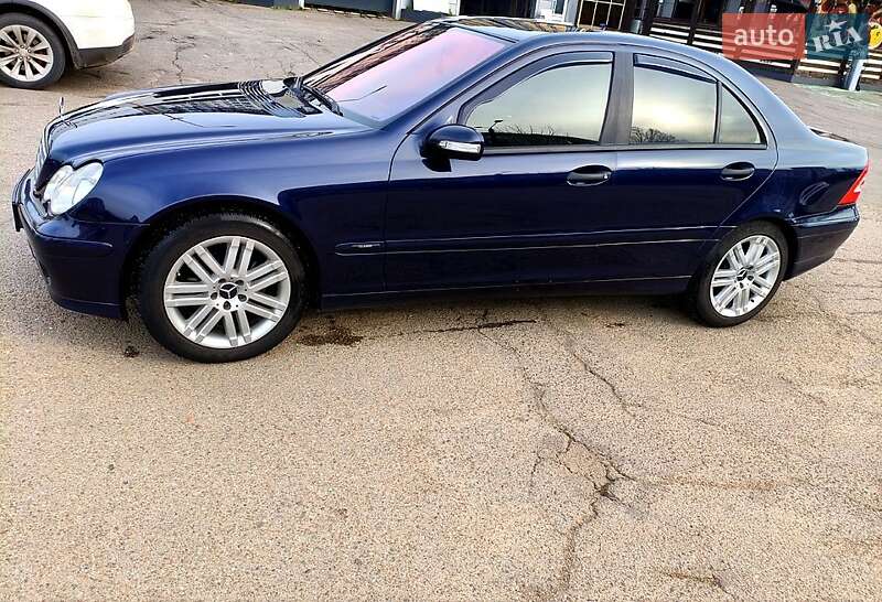 Седан Mercedes-Benz C-Class 2005 в Одессе