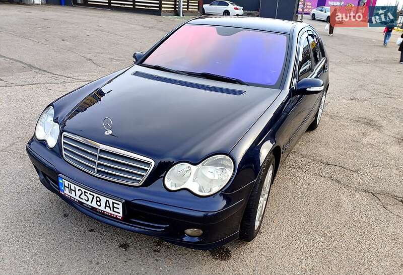 Седан Mercedes-Benz C-Class 2005 в Одессе