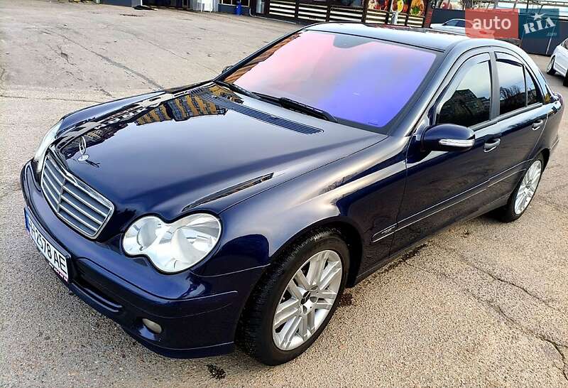 Седан Mercedes-Benz C-Class 2005 в Одессе