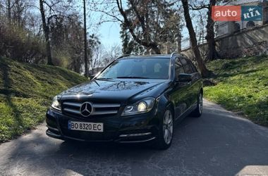 Универсал Mercedes-Benz C-Class 2011 в Остроге