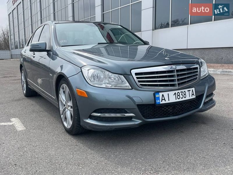 Mercedes-Benz C-Class 2011