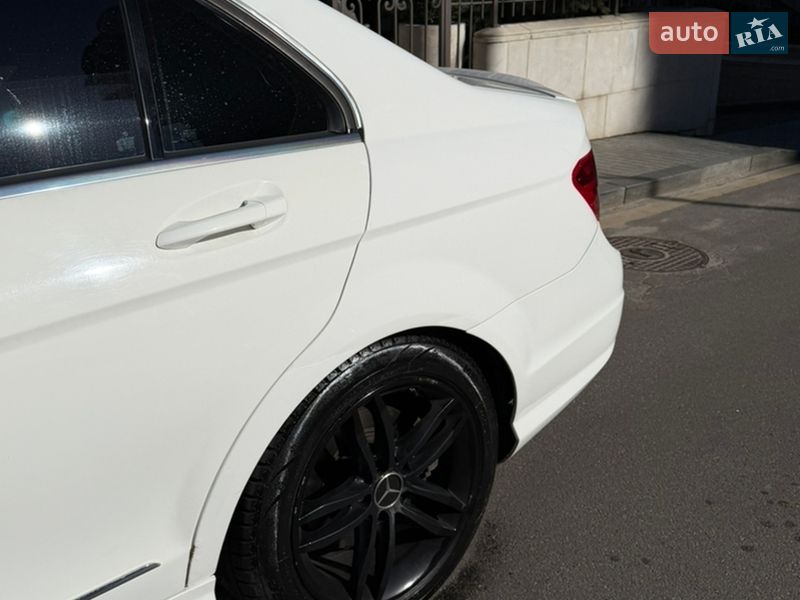 Седан Mercedes-Benz C-Class 2013 в Киеве