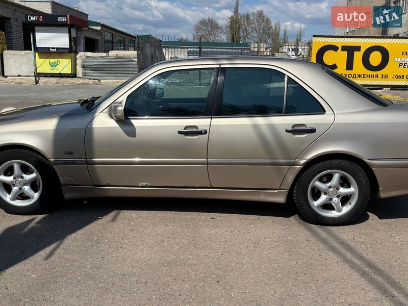 Седан Mercedes-Benz C-Class 2000 в Николаеве