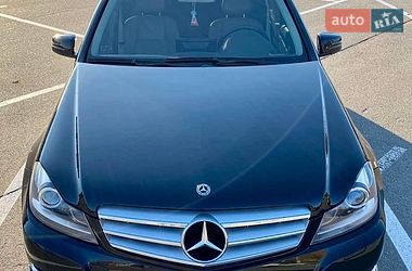 Седан Mercedes-Benz C-Class 2010 в Киеве