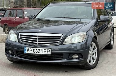 Седан Mercedes-Benz C-Class 2010 в Днепре