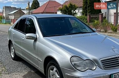Седан Mercedes-Benz C-Class 2002 в Ужгороде