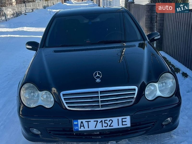 Mercedes-Benz C-Class 2005