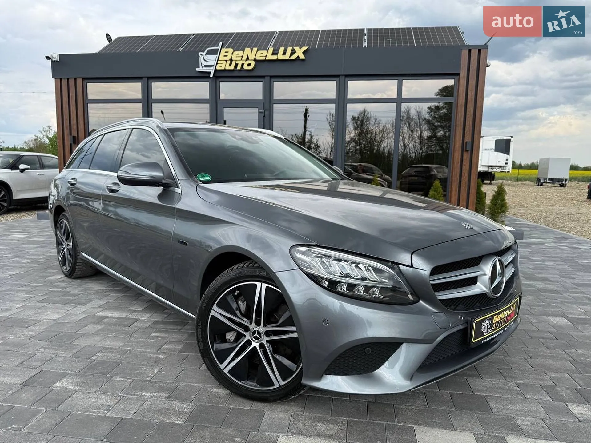 2020 Mercedes-Benz C-klasse - фото 1