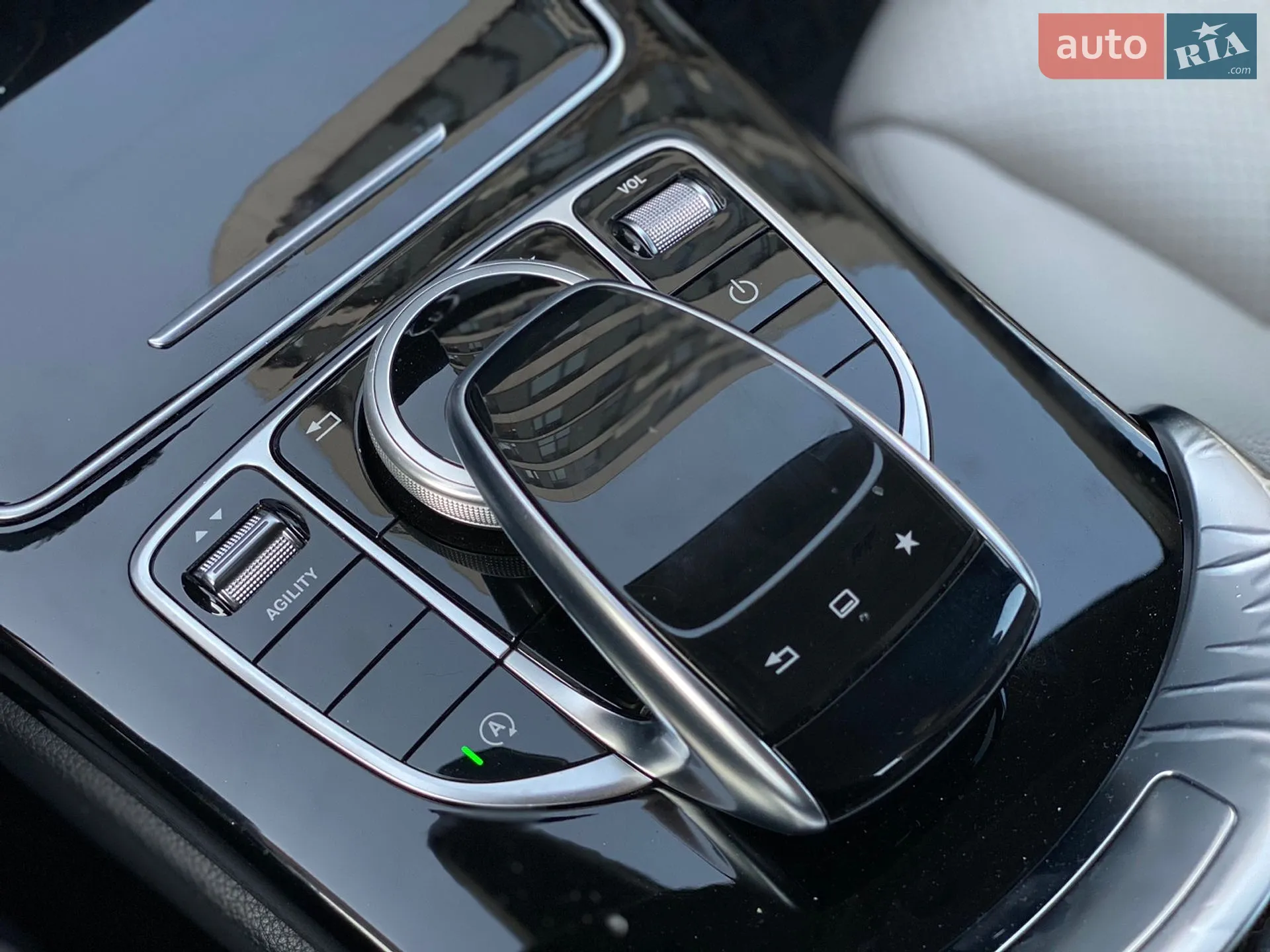 2015 Mercedes-Benz C-klasse - мініатюра 24
