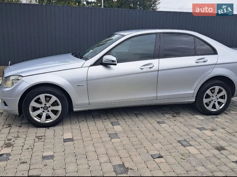 Mercedes-Benz C-Class 2010 VIN WDD2040011A442657 фото оголошення 2 з 40
