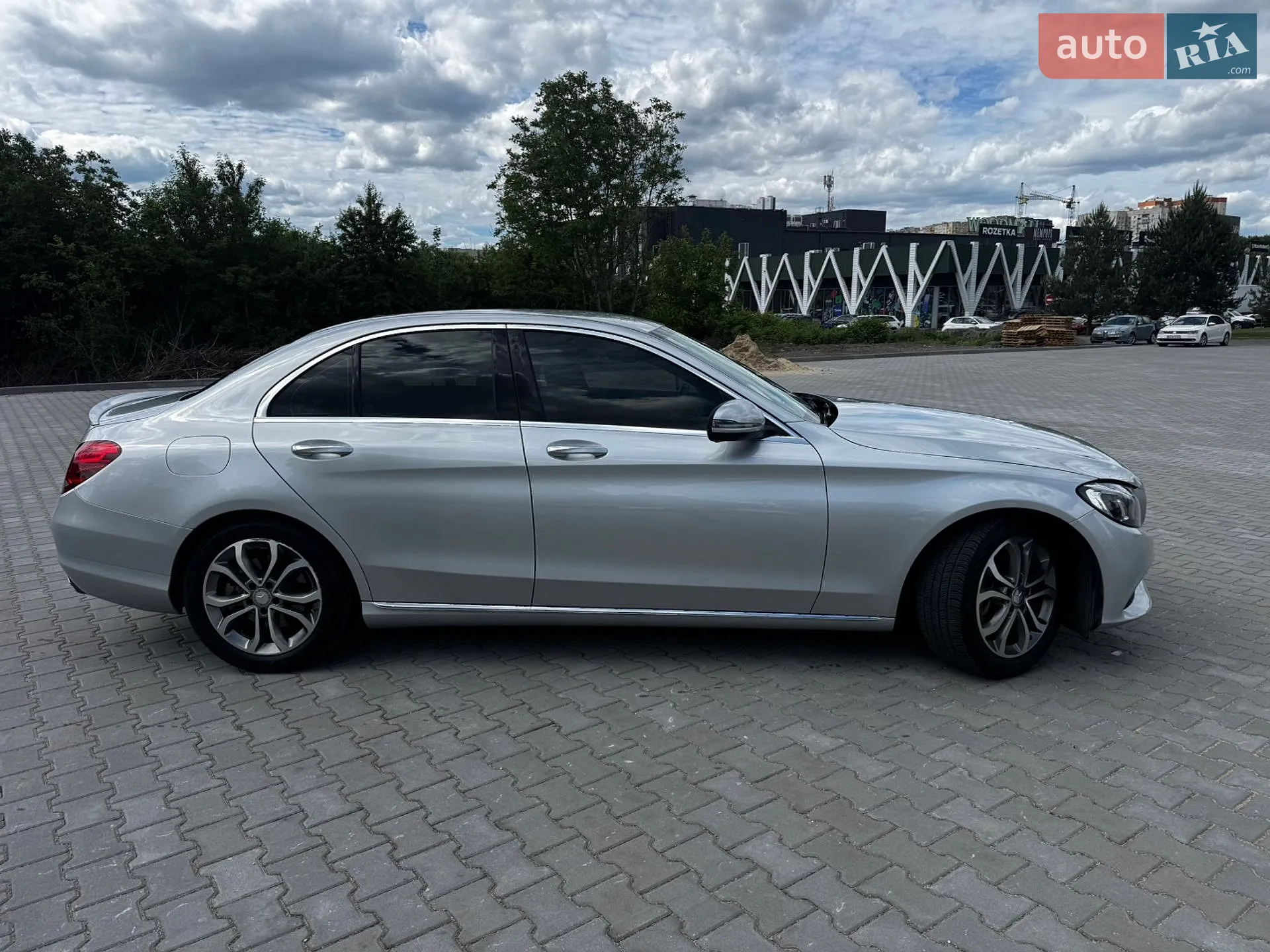 Mercedes-Benz C-Class 2015 VIN 55SWF4JB0GU132721 фото оголошення 13 з 16