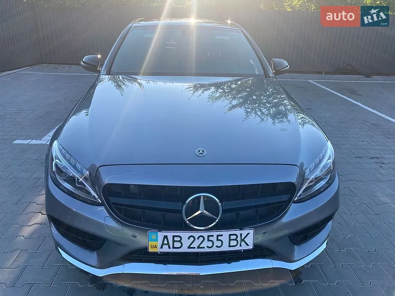 Mercedes-Benz C-Class 2018 VIN 55SWF4KB7JU260203 фото оголошення 3 з 68