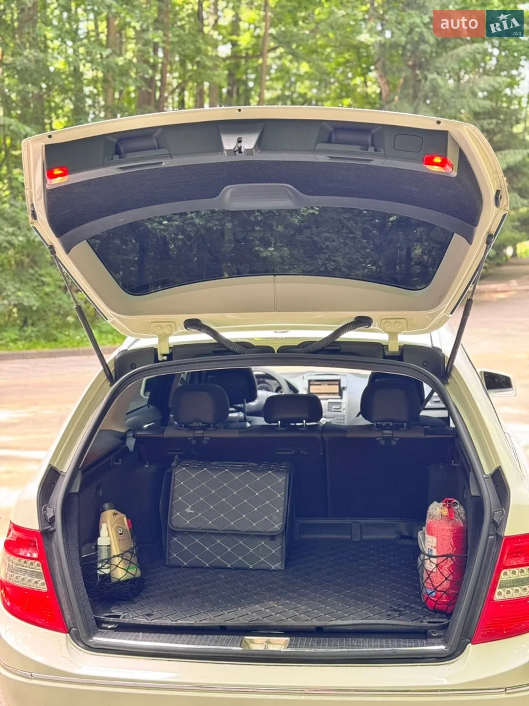 2010 Mercedes-Benz C-klasse - мініатюра 12