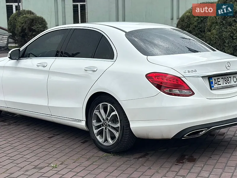 Mercedes-Benz C-Class 2018 VIN 55SWF4JB3JU267893 фото оголошення 11 з 85