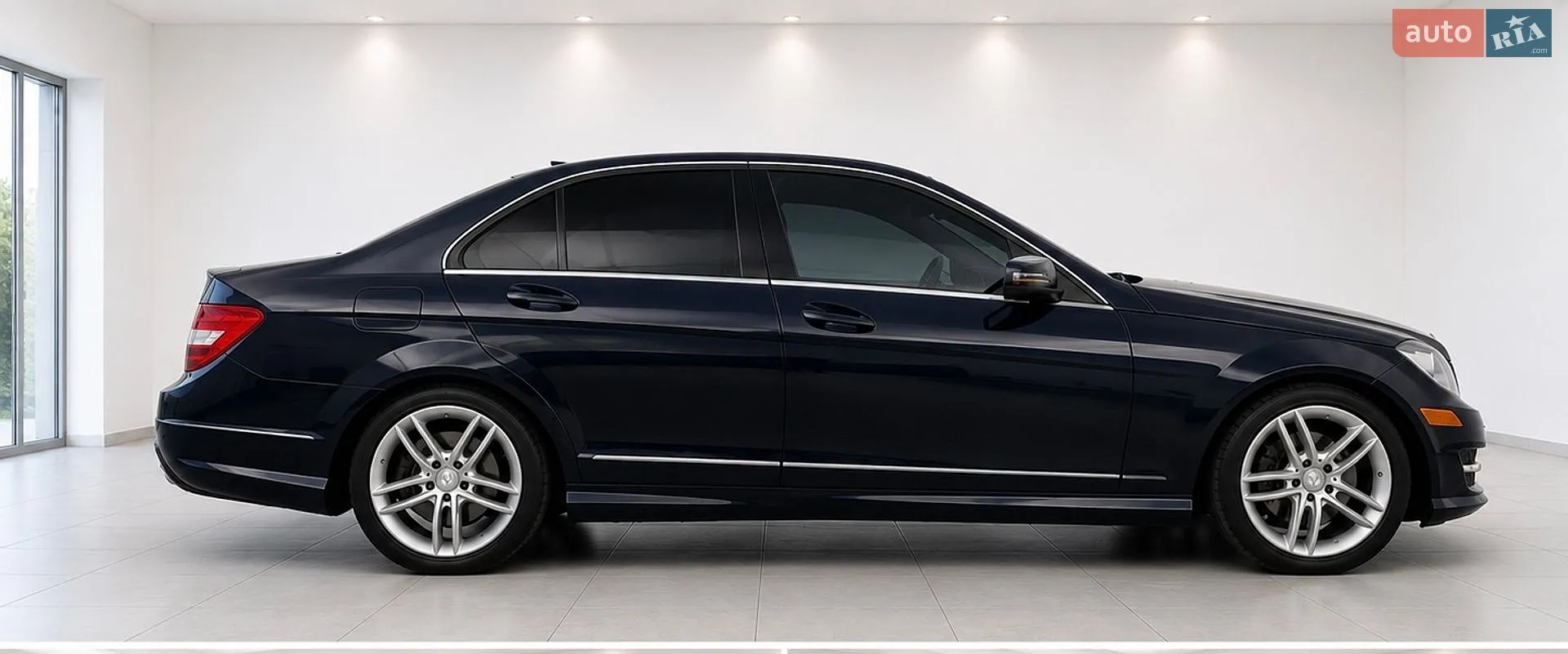 Mercedes-Benz C-Class 2012 VIN WDDGF4HB3DA785663 фото оголошення 7 з 21