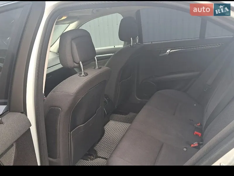 Mercedes-Benz C-Class 2010 VIN WDD2040011A442657 фото оголошення 7 з 40