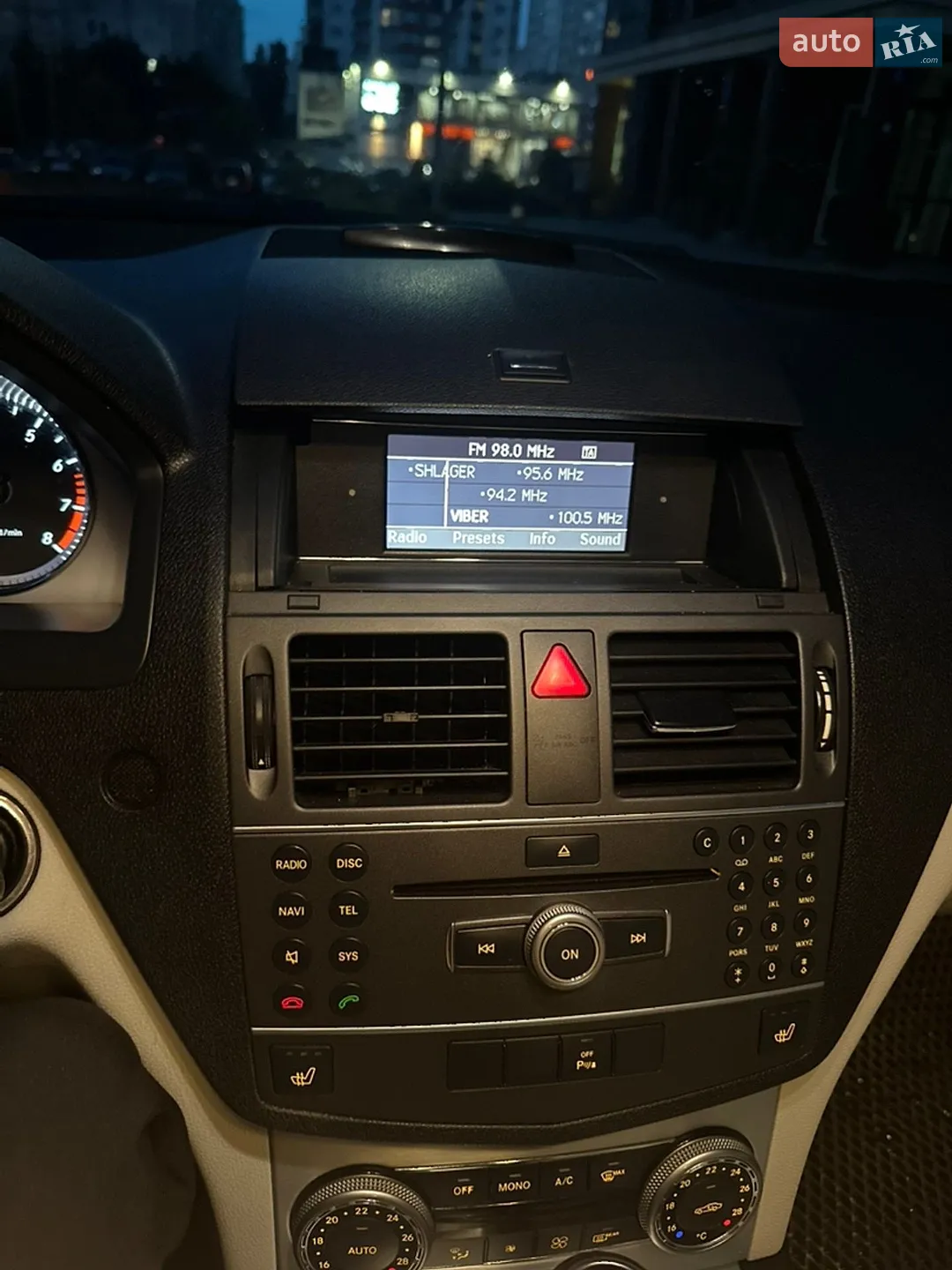 2010 Mercedes-Benz C-klasse - мініатюра 12