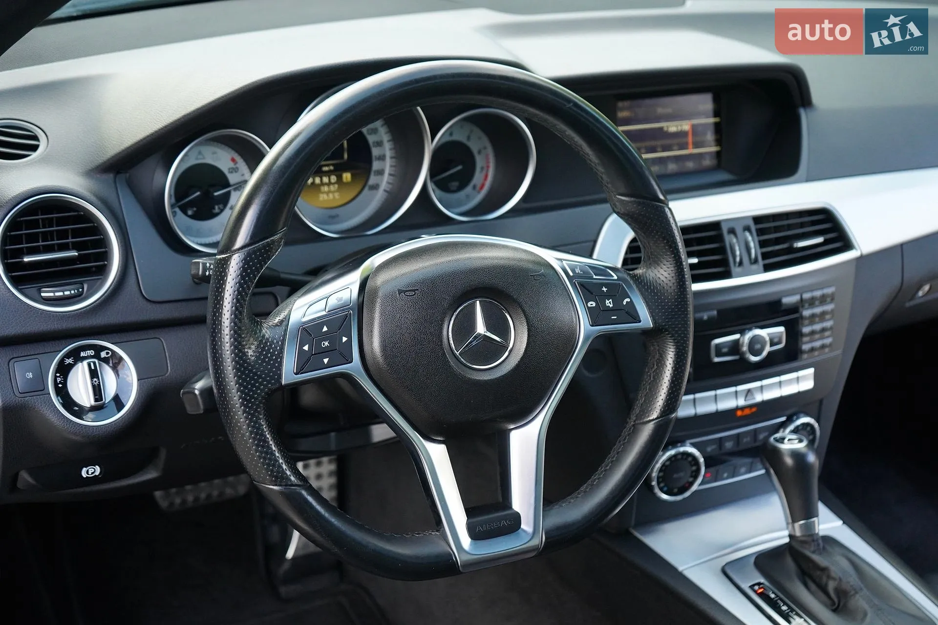 2011 Mercedes-Benz C-klasse - мініатюра 40